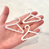 Extra Hangers (3-pack)